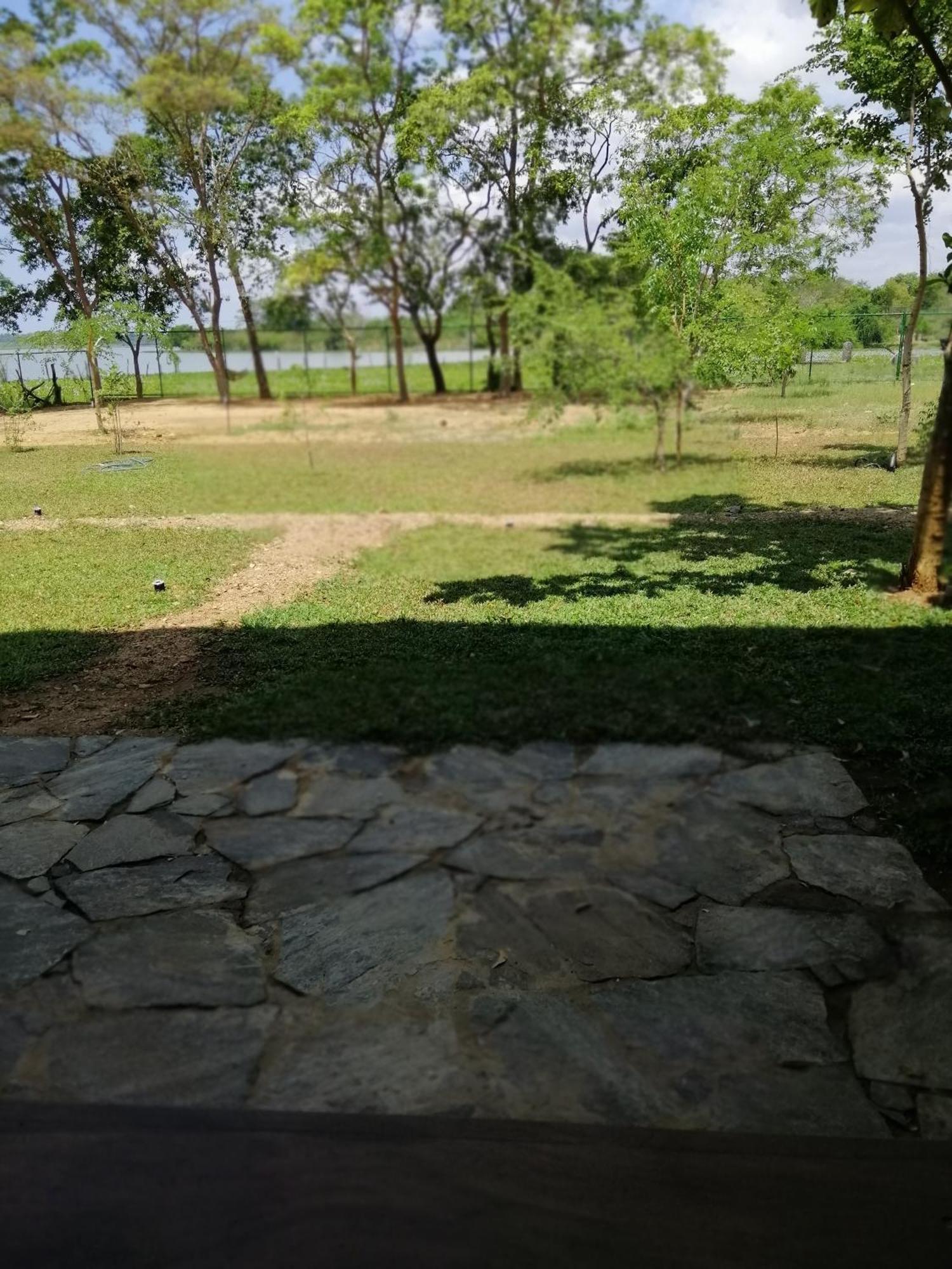 Breezy Lake Tissamaharama Exterior photo