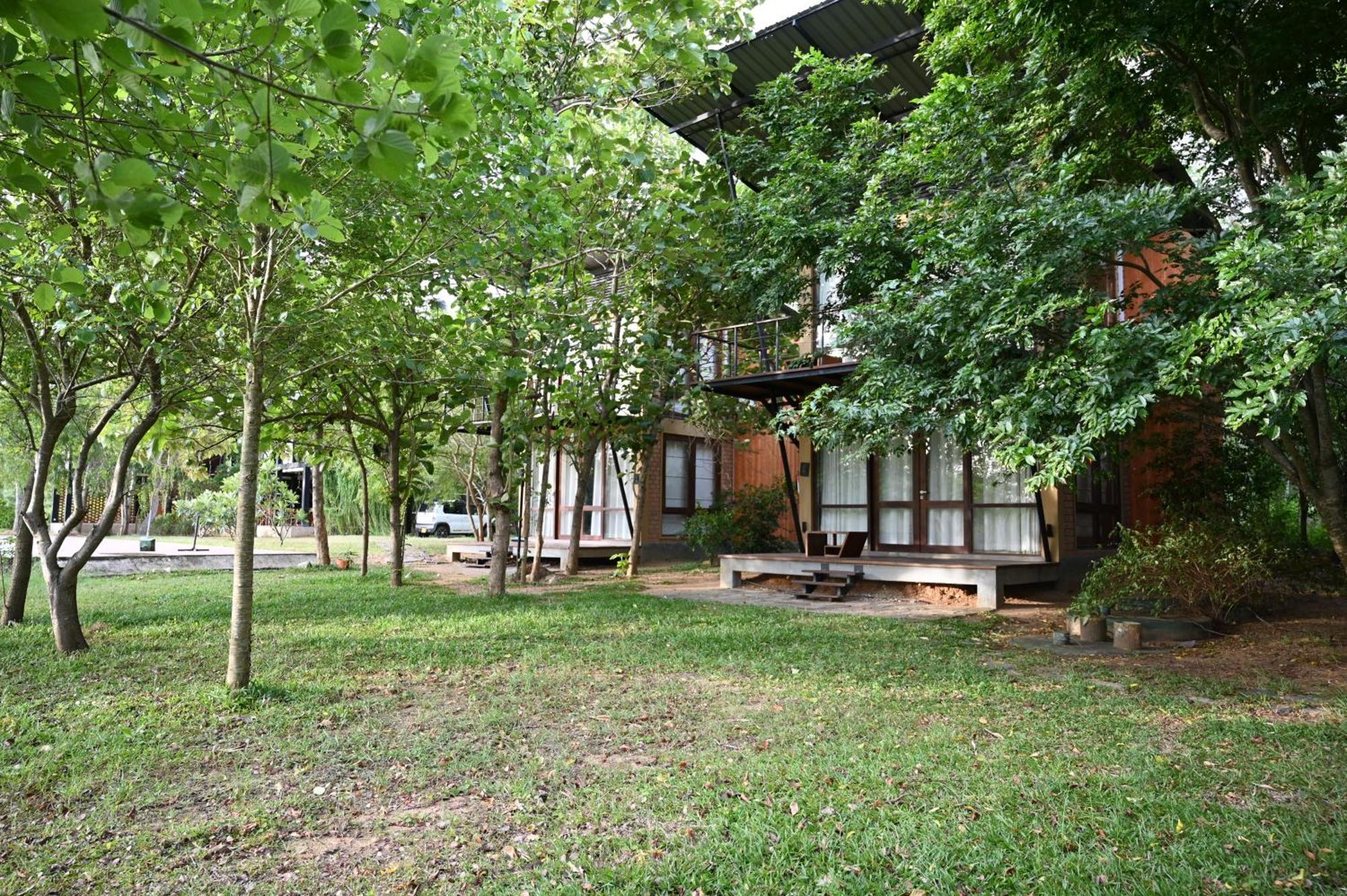 Breezy Lake Tissamaharama Exterior photo