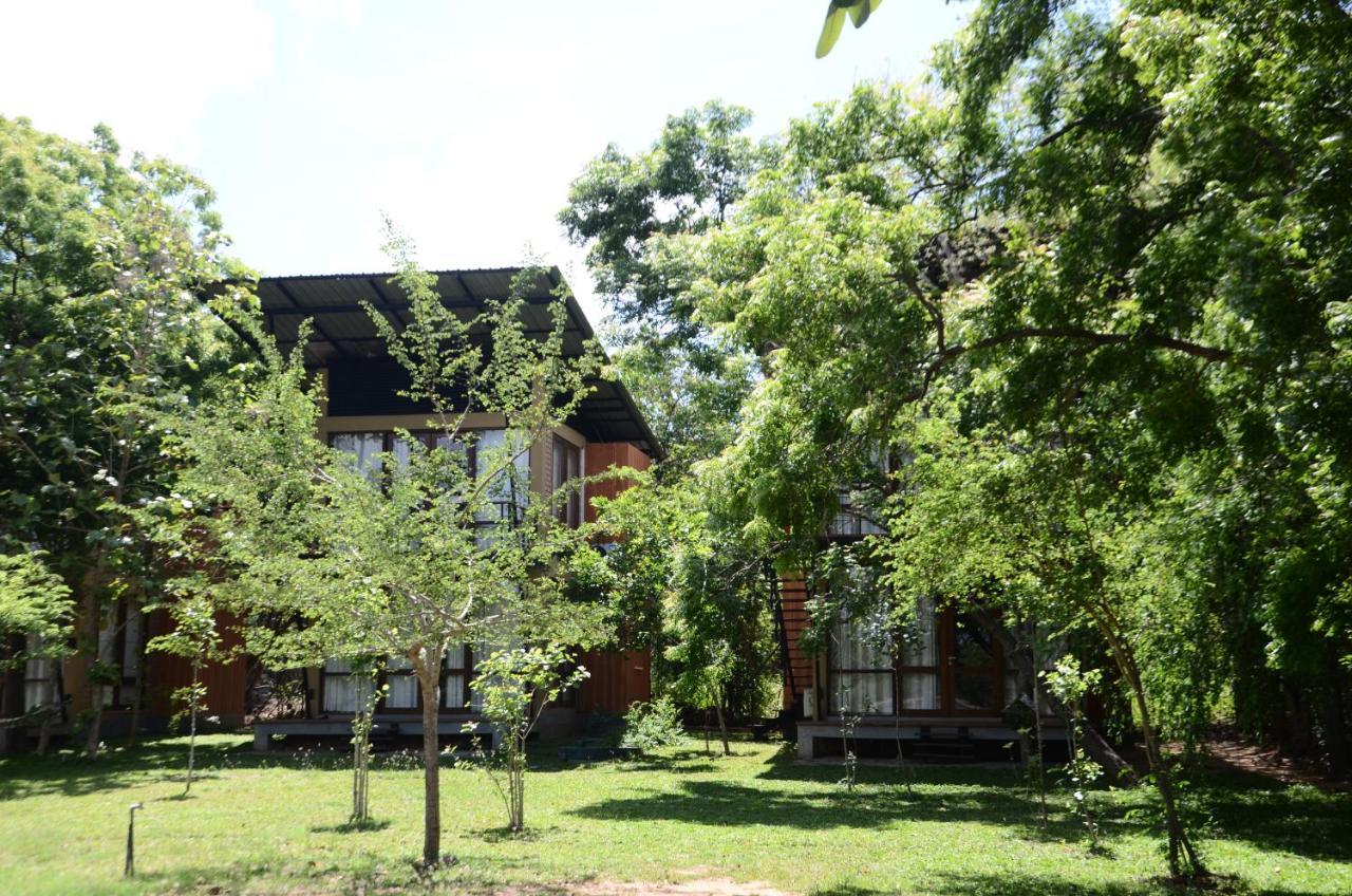 Breezy Lake Tissamaharama Exterior photo